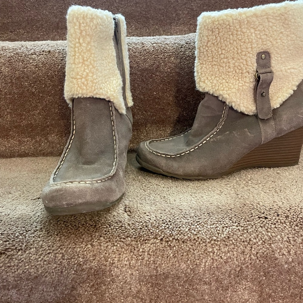 Wedge boots